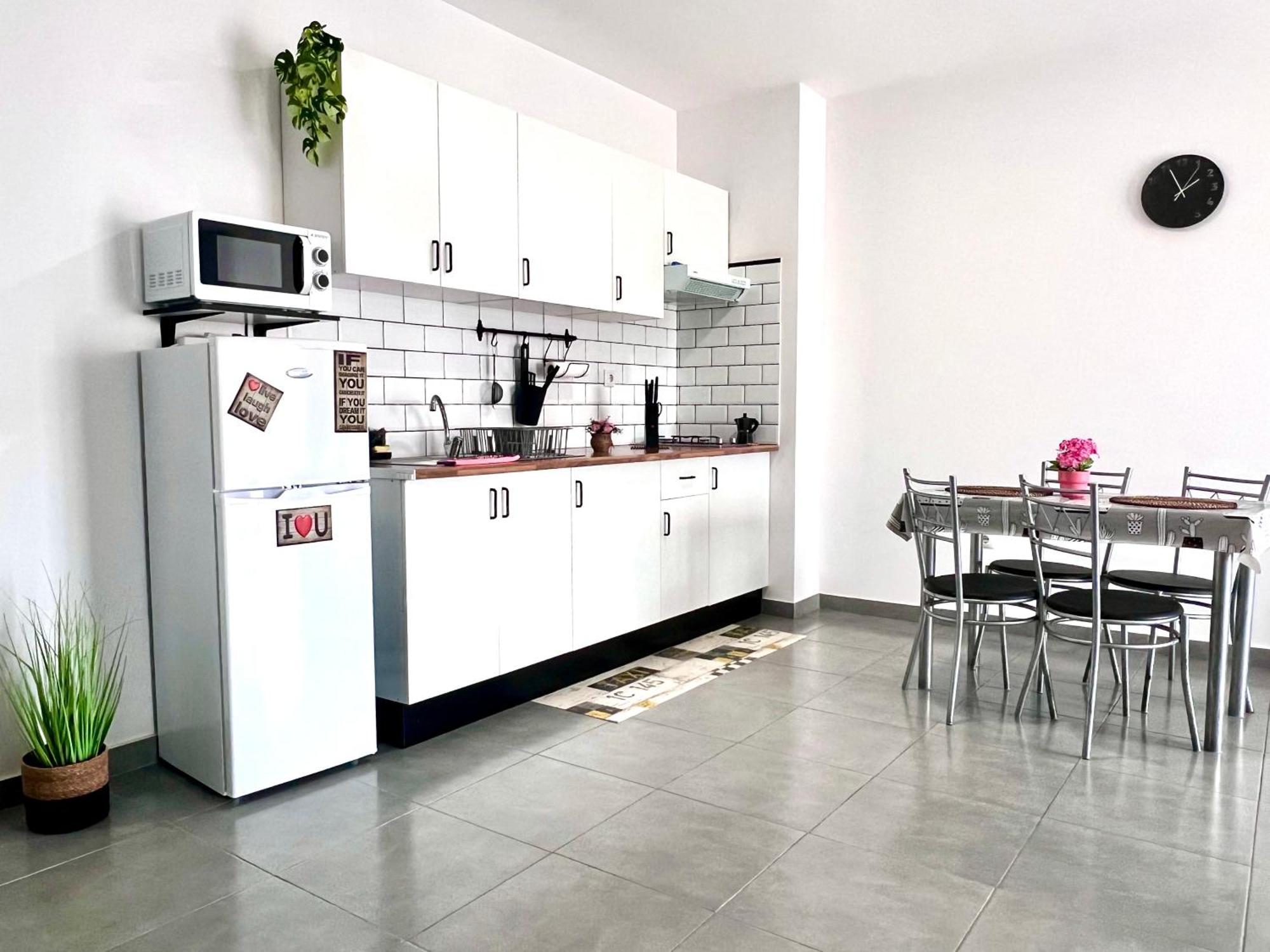 Animos! Apartments - 10 Modern Apartments Near The City & Beach, Perfect For Nomads, Travellers, Families, Watersports! Santa Maria Ngoại thất bức ảnh